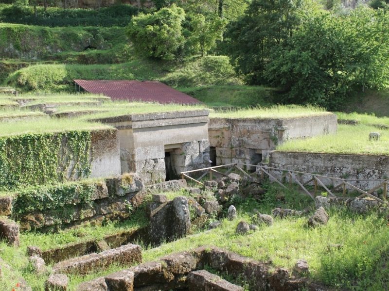 Necropoli etrusca Crocifisso del tufo di Orvieto