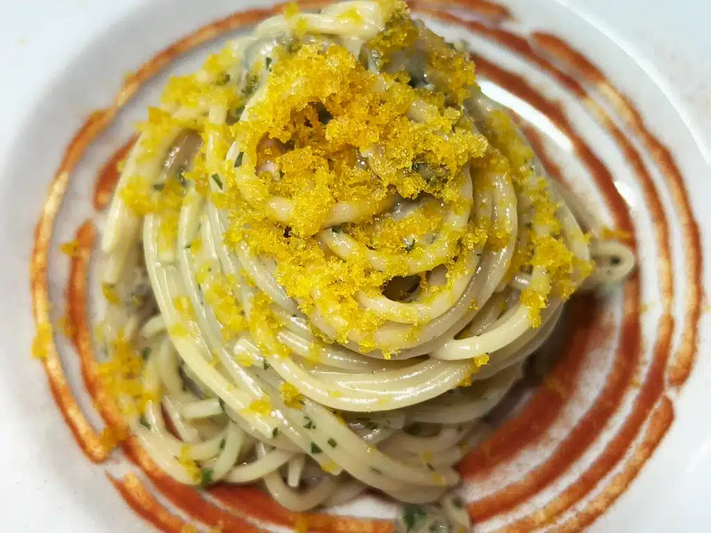 In the Duomo square, high quality trattoria with panoramic terrace. Carefully prepared traditional dishes, choice local ingredients, and excellent wine list.