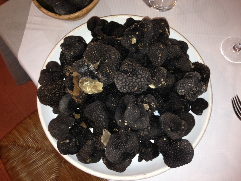 Il tartufo, un prodotto della terra molto presente nel territorio e nella cucina orvietana.