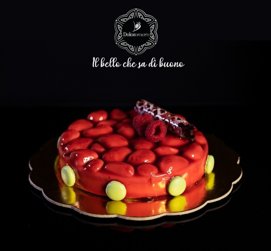 Pastry shop and café in Orvieto center, along Corso Cavour, cakes, artisan pastries, semifreddo, aperitifs.